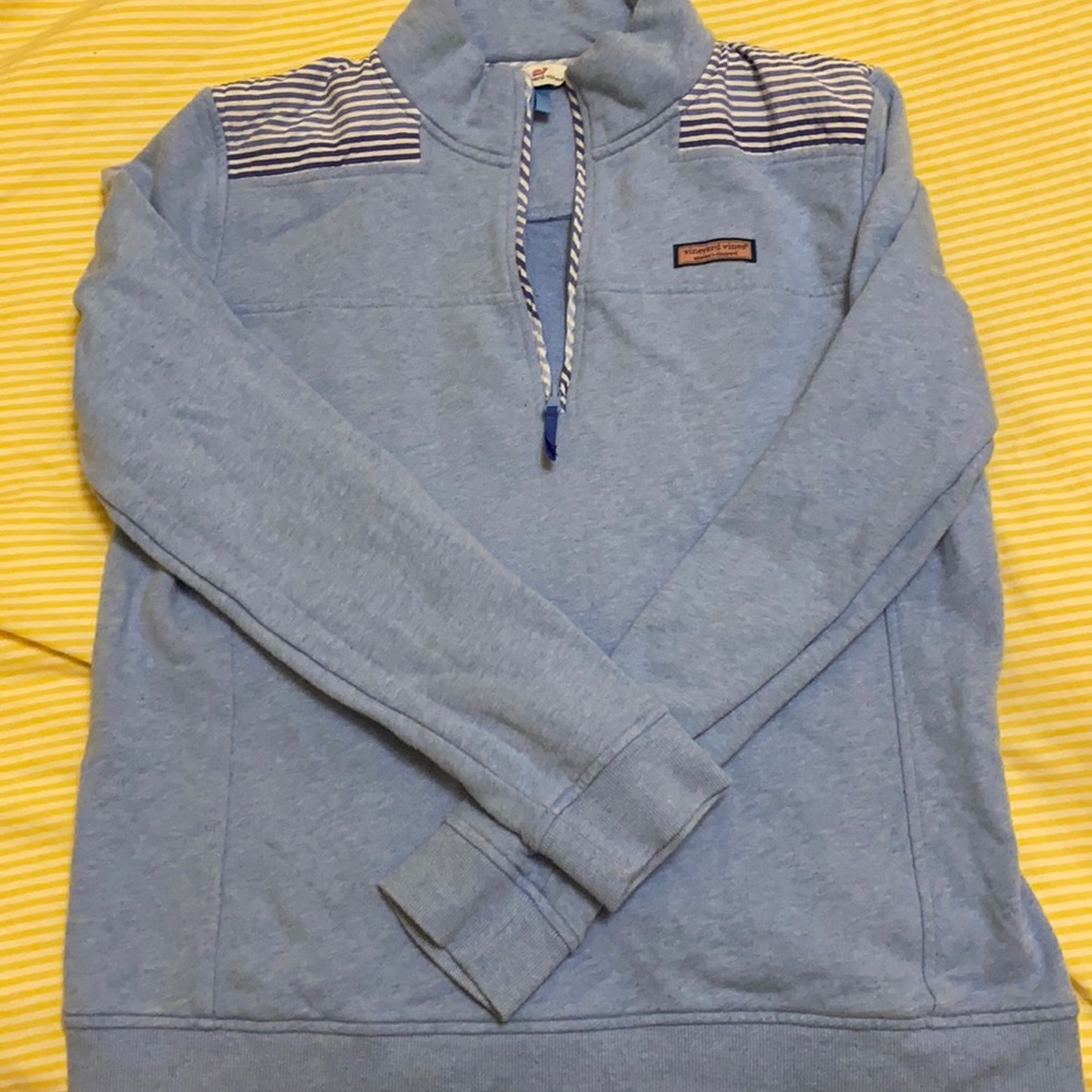 Vineyard vines pull over